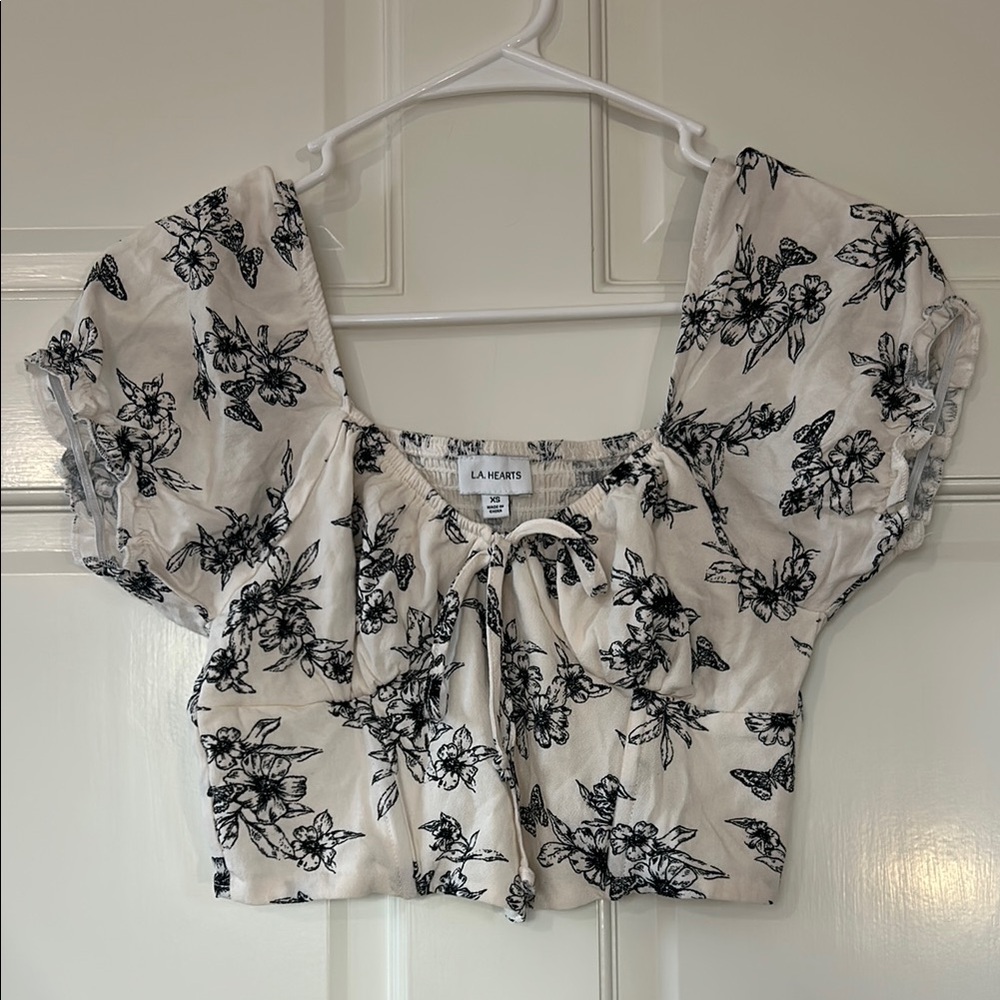 La Hearts Black and White Crop Blouse with Tie Front